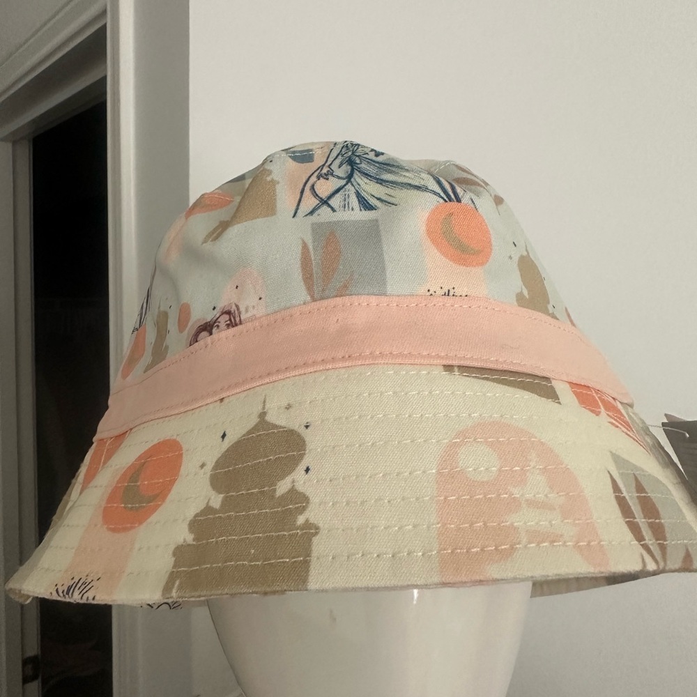 New authentic DISNEY hat - Picture 3 of 5